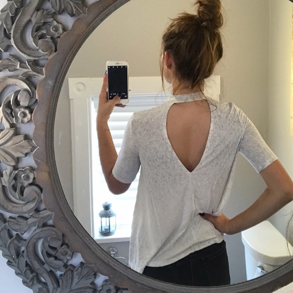 American Eagle Open Back Soft and Sexy Shirt - Picture 2 of 3